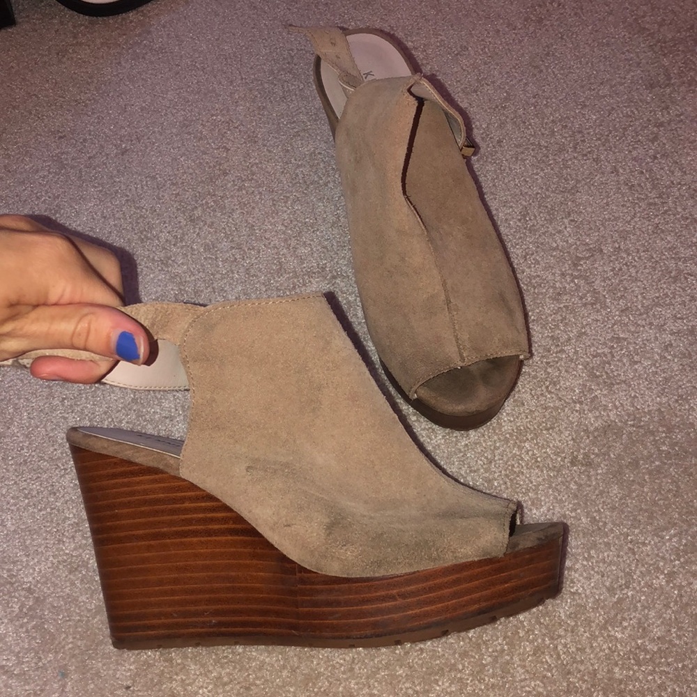 Kenneth Cole brown wedges